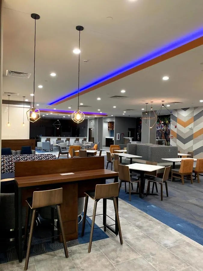 La Quinta Inn & Suites By Wyndham Louisville Ne - Old Henry Rd