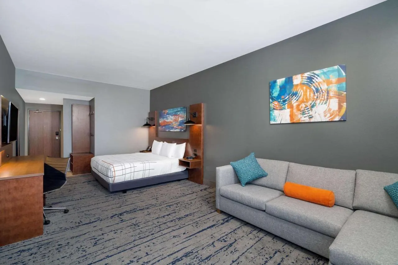 La Quinta Inn & Suites By Wyndham Louisville Ne - Old Henry Rd 2*,