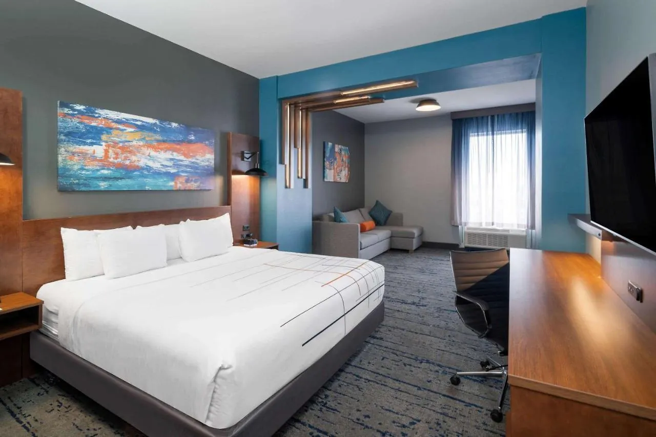 La Quinta Inn & Suites By Wyndham Louisville Ne - Old Henry Rd