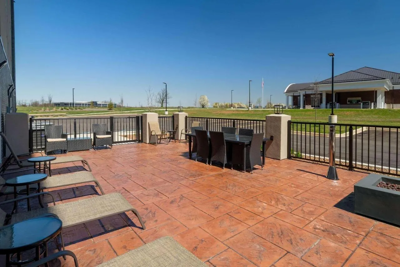 La Quinta Inn & Suites By Wyndham Louisville Ne - Old Henry Rd Hotel